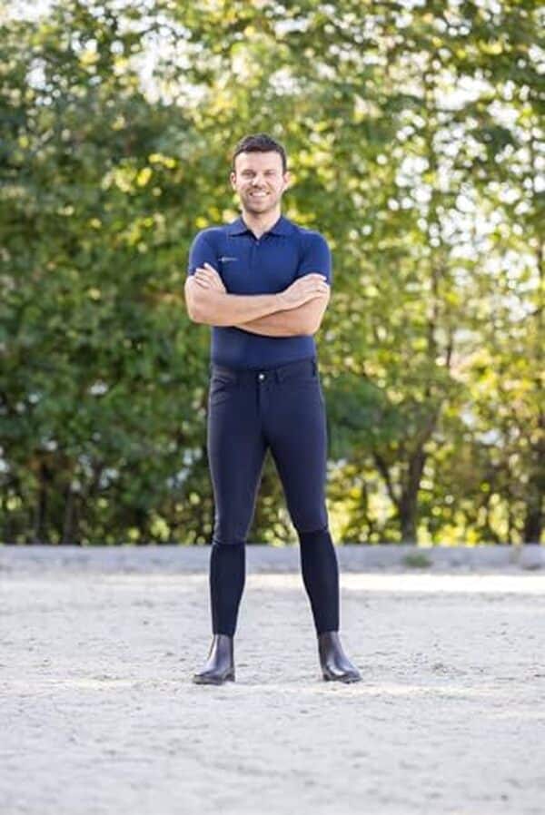 Découvrez notre test complet du pantalon d'équitation Covalliero Techno II. Analyse du confort, des matériaux innovants et des performances pour cavaliers exigeants.