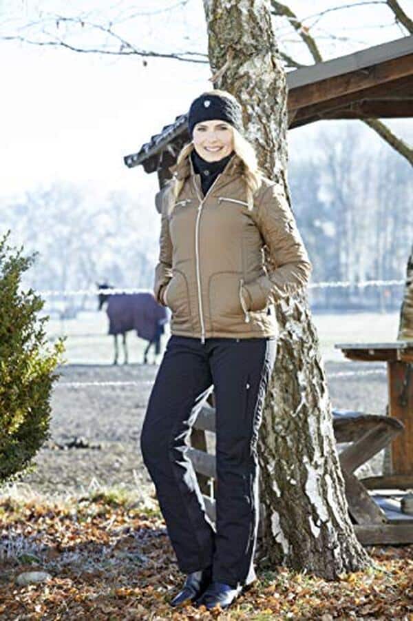 Découvrez notre analyse complète du pantalon d'équitation Alaska de Covalliero : confort, performance et design au rendez-vous pour les cavaliers exigeants.