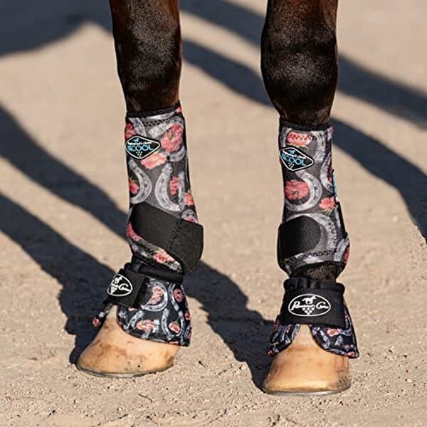 Découvrez notre analyse complète des protections Professional's Choice 2XCOOL pour chevaux actifs : confort, durabilité et innovation au rendez-vous