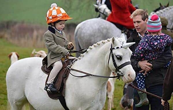 Découvrez notre test complet des gants d'équitation Mashfa pour les jeunes cavaliers de 12 à 14 ans : qualité, confort et performances analysés en détail.