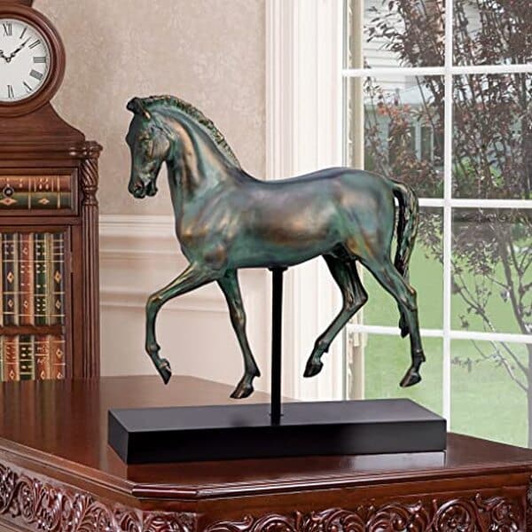 Découvrez notre avis complet sur la sculpture cheval classique Design Toscano : qualité, style et élégance pour sublimer votre décoration intérieure.