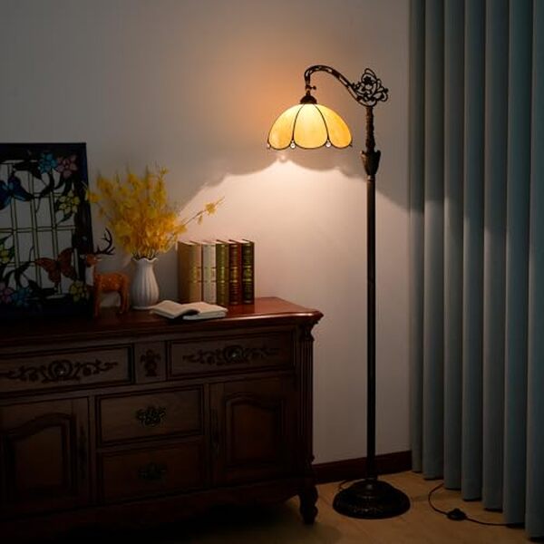 Découvrez notre avis complet sur le lampadaire Tiffany style rustique avec abat-jour en verre coloré. Design authentique, qualité et prix : trouvez le modèle parfait pour votre intérieur.